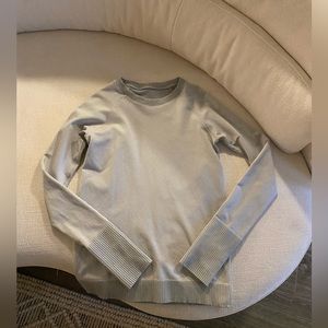 Women’s Lululemon Grey/White Long sleeve shirt Size 6